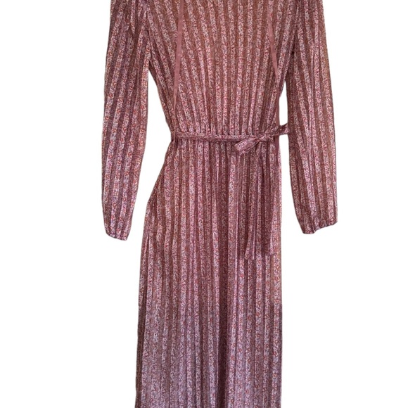 Vintage ILGWU Union Made Sheer Pleated Floral Belted Dress EUC Feminine - Picture 2 of 10